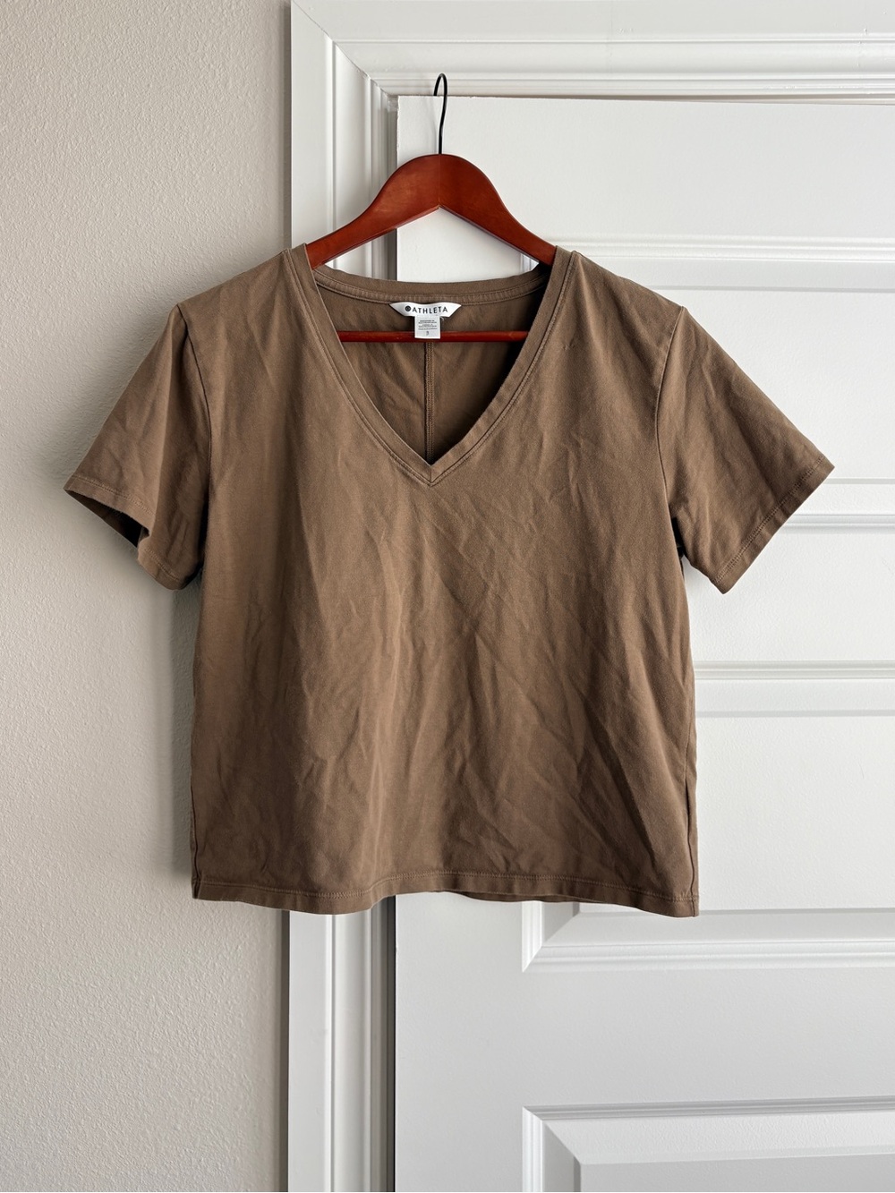 Athleta Brown Taupe V-Neck Short Sleeve Tee Size Small petite